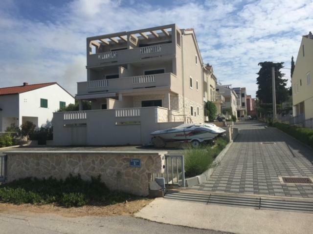 Apartmani Irina Vodice Ngoại thất bức ảnh